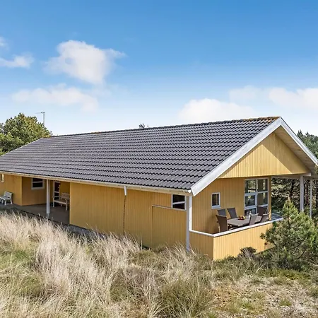 Jeip - 2-1km From The Sea By Interhome *